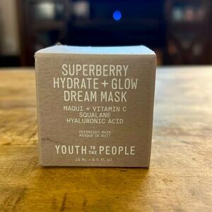 YOUTH to the People Superberry Hydrate + Glow Dream Mask